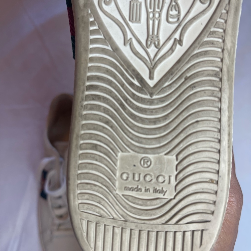 Gucci White Sneakers with Green and Red Accents - Picture 7 of 9